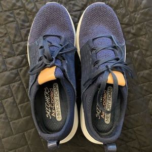 Womens navy Skechers. Size 7.5 great condition.